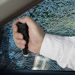 Technaxx TX-123 6-in-1 Autolader 12V-24V, Veiligheidshamer, Gordelsnijder, Zaklamp, Flitslicht En Powerbank Zwart -AZDome store 550x389 1