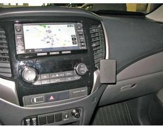 Brodit ProClip Mitsubishi L200 Bj. 16-19 / Fiat Fullback Bj. 16-20 3 Brodit ProClip Mitsubishi L200 Bj. 16-19 / Fiat Fullback Bj. 16-20