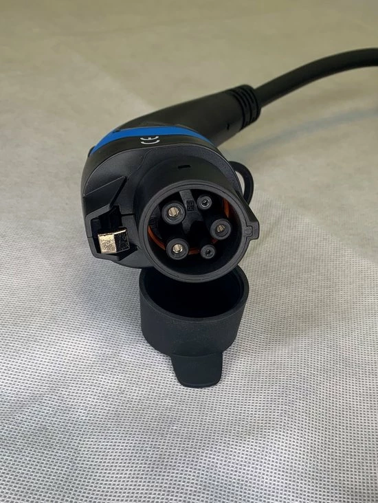 Apeks Electrical - EV Laadkabel Gekrulde Spiraal - Type 2 Naar Type 1 - 1 Fase - 32A - 7.4kW, Lengte 5 Meter 5 Apeks Electrical - EV Laadkabel Gekrulde Spiraal - Type 2 Naar Type 1 - 1 Fase - 32A - 7.4kW, Lengte 5 Meter - Afbeelding 3