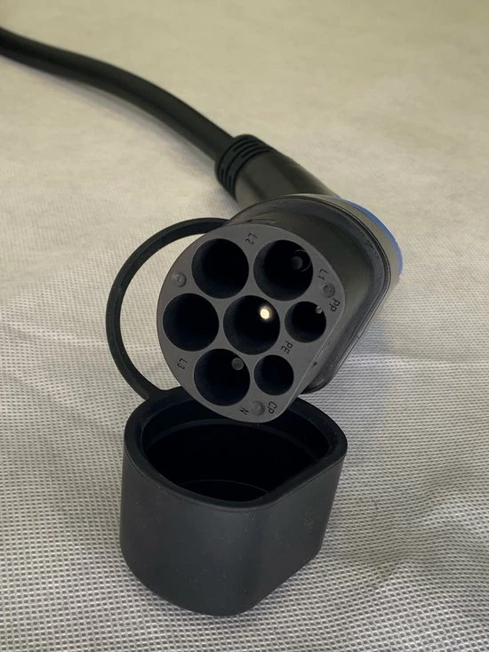 Apeks Electrical - EV Laadkabel Gekrulde Spiraal - Type 2 Naar Type 1 - 1 Fase - 32A - 7.4kW, Lengte 5 Meter 6 Apeks Electrical - EV Laadkabel Gekrulde Spiraal - Type 2 Naar Type 1 - 1 Fase - 32A - 7.4kW, Lengte 5 Meter - Afbeelding 4